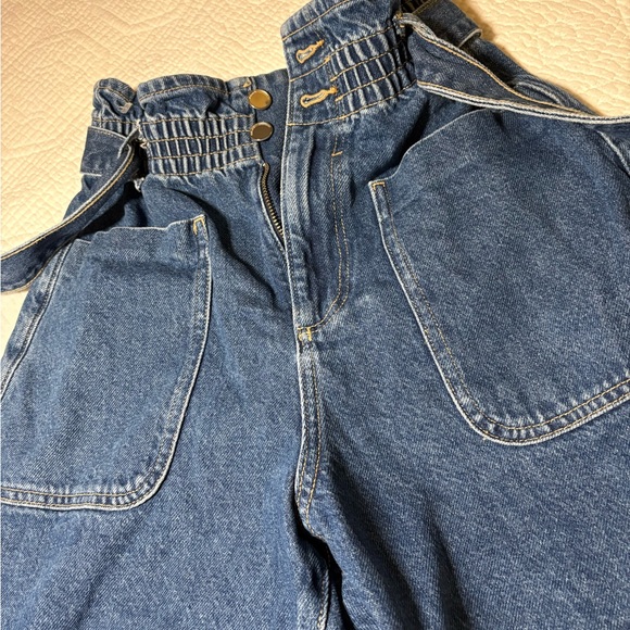 Denim High-Waisted Women Shorts - Picture 2 of 4